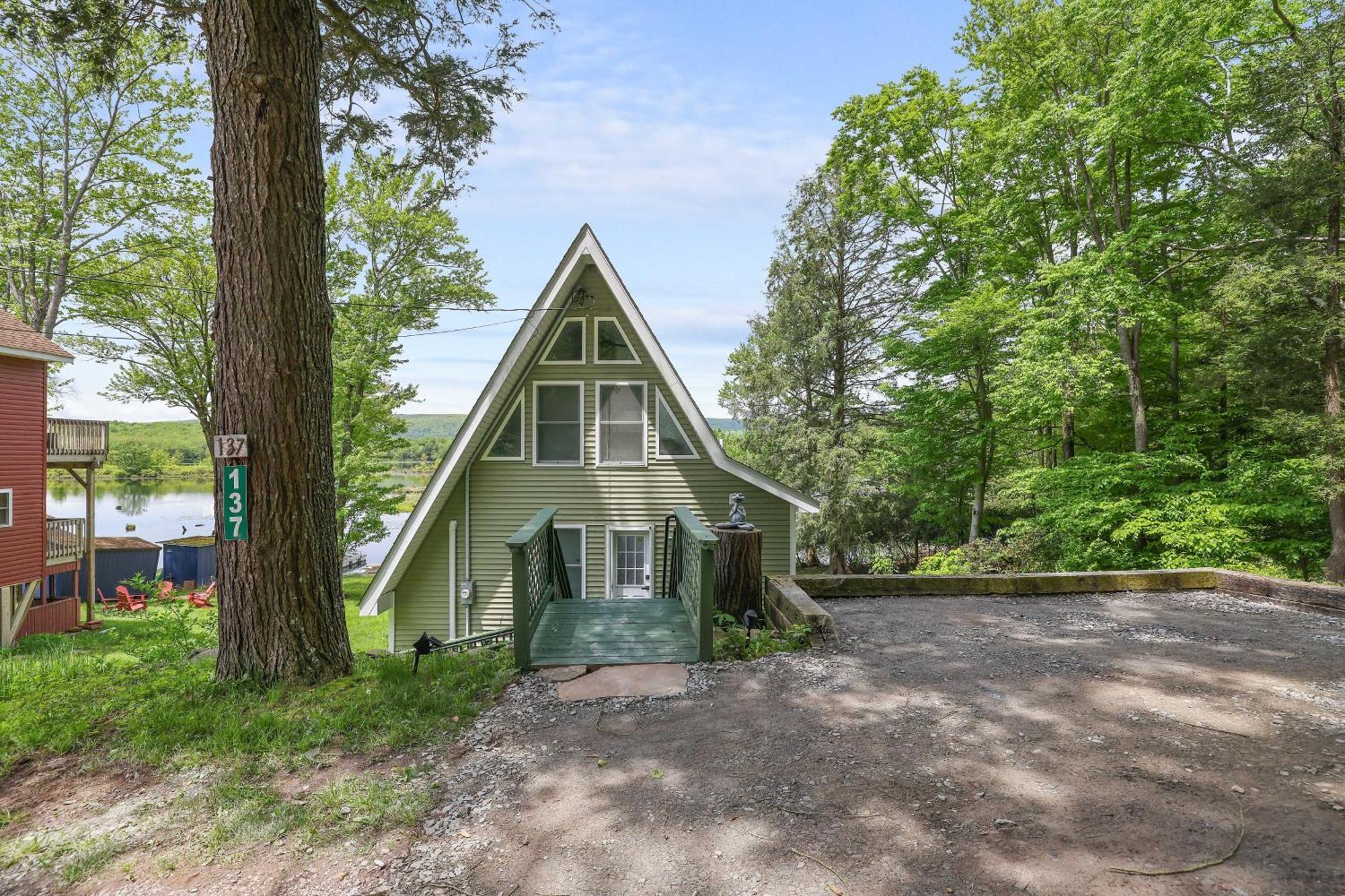 Lakefront A-Frame, Dock, Kayaks, Fire Place Lake Ariel Exterior photo
