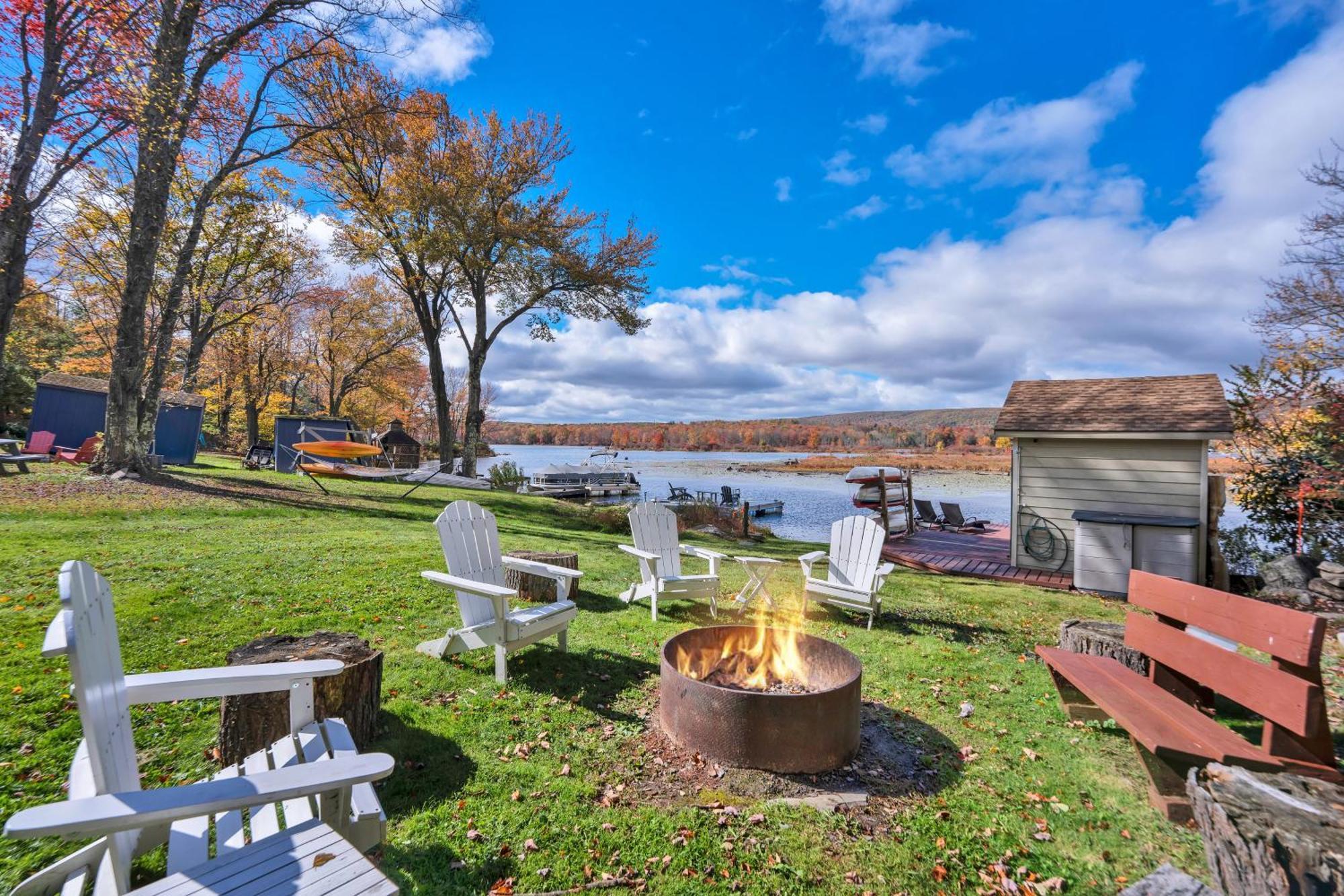 Lakefront A-Frame, Dock, Kayaks, Fire Place Lake Ariel Exterior photo
